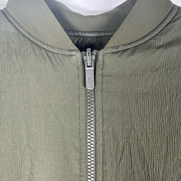 Lululemon Women’s Dark Green Olive Reversible Non-Stop Bomber Jacket, Size 6 - Picture 4 of 9